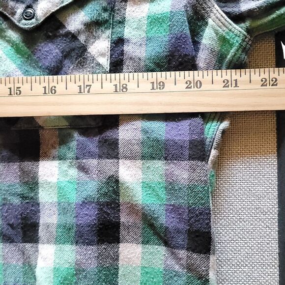 Levi’s Flannel button-down Green and Purple single pocket size Medium - Picture 10 of 12
